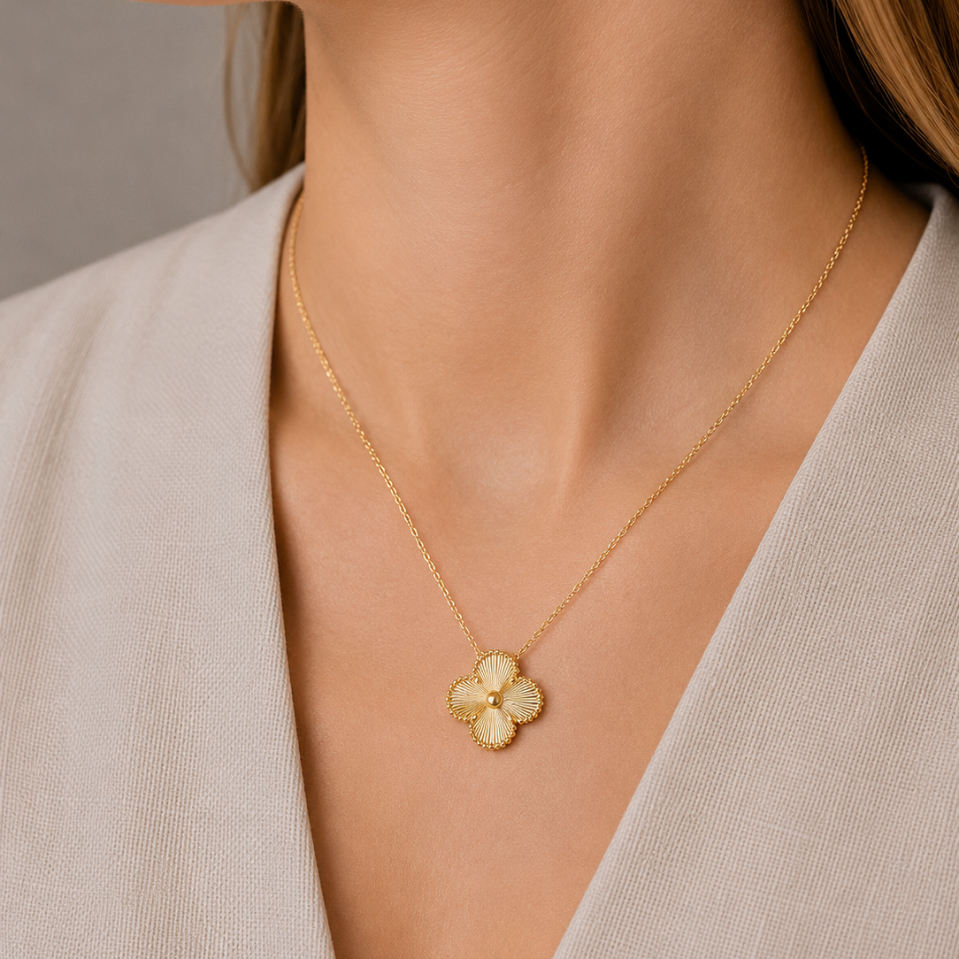CLOVER  | Necklace